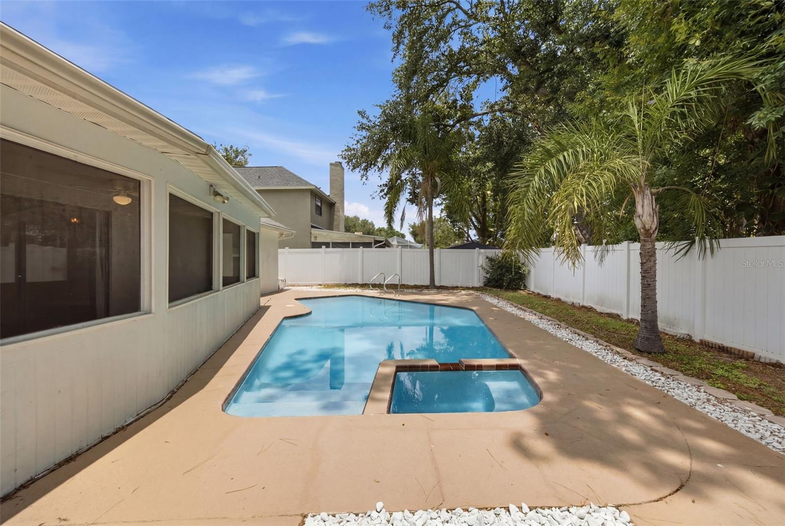 KINGSWAY OAKS PH 1 - Residential