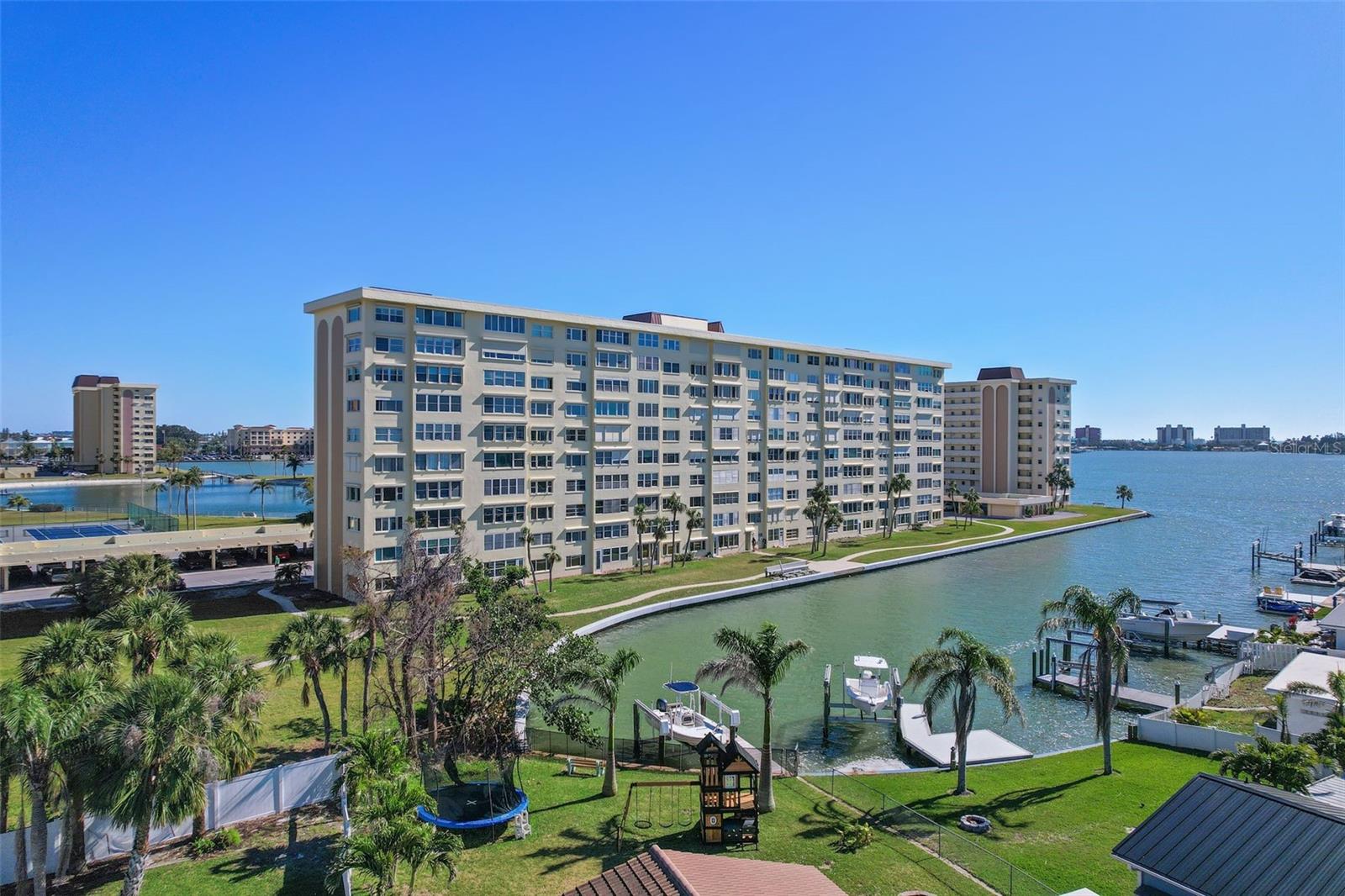 COLUMBIA TOWERS CONDO - Residential
