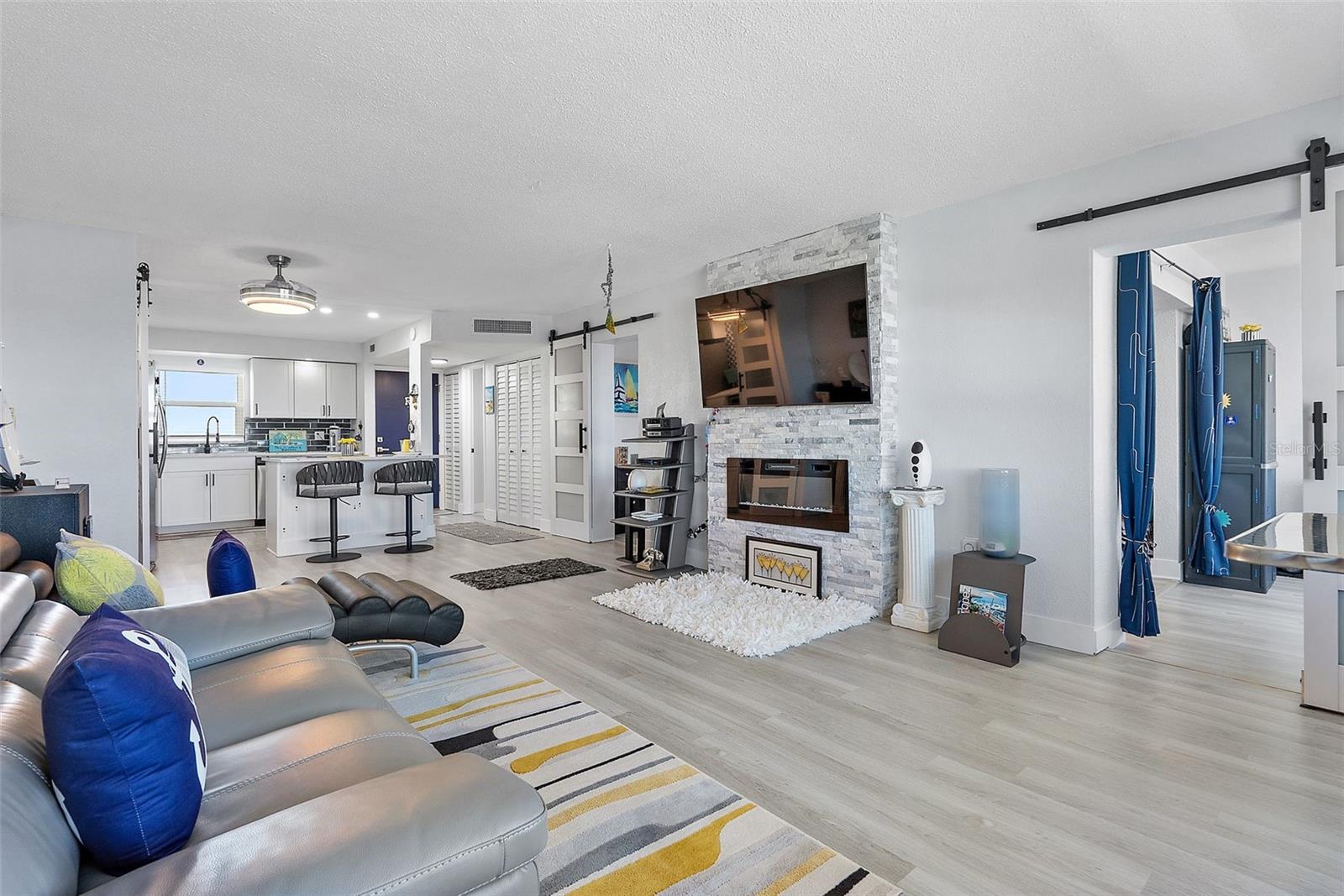 COLUMBIA TOWERS CONDO - Residential