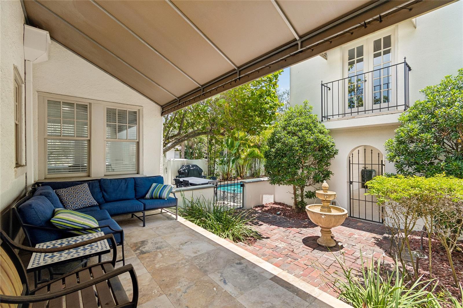 LINGERLONG - Residential