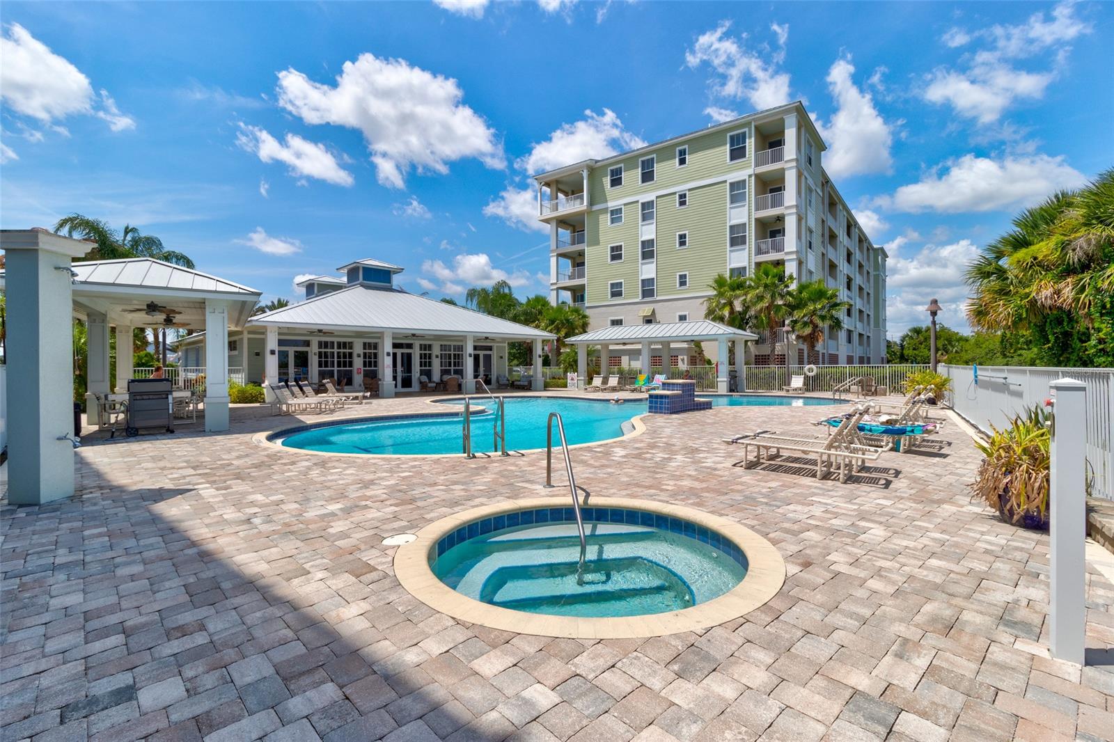 Riverwalk/Coronado Island Bldg - Residential