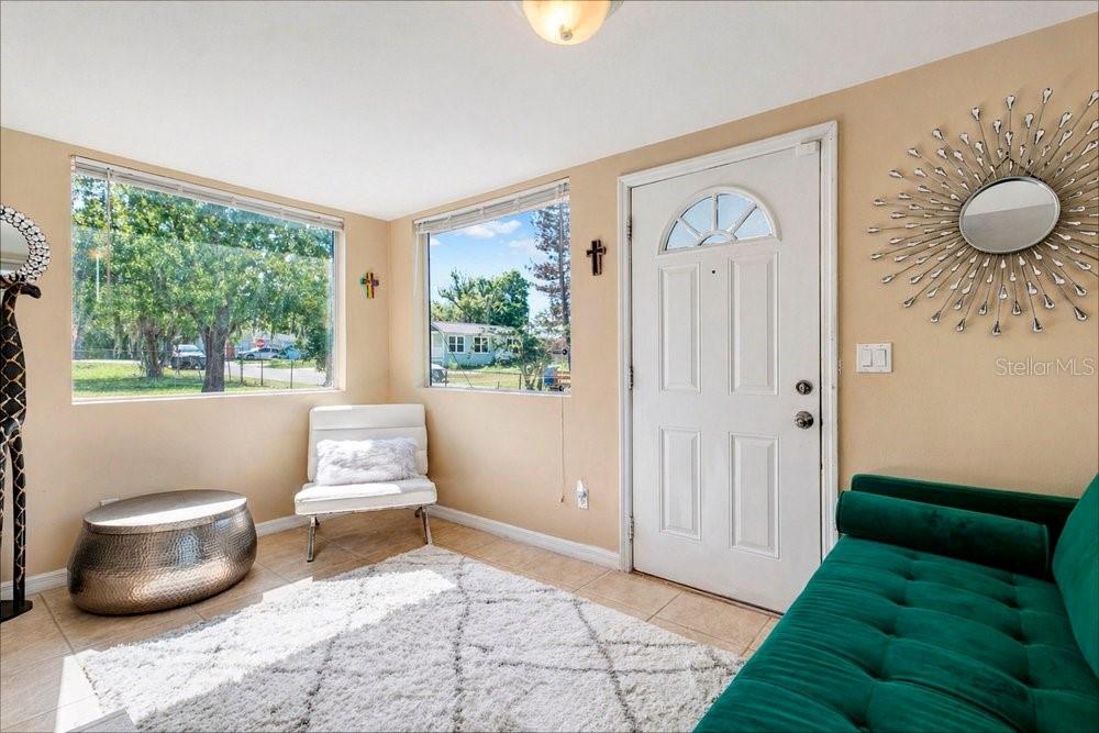 MILTON SQUARE - Residential
