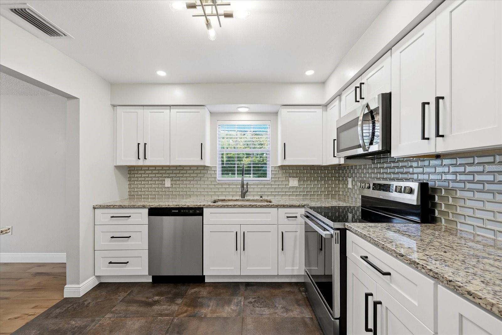 BELLEAIR FOREST - Residential