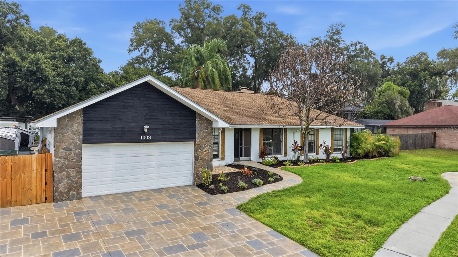 OAKRIDGE MANOR SUB - Residential