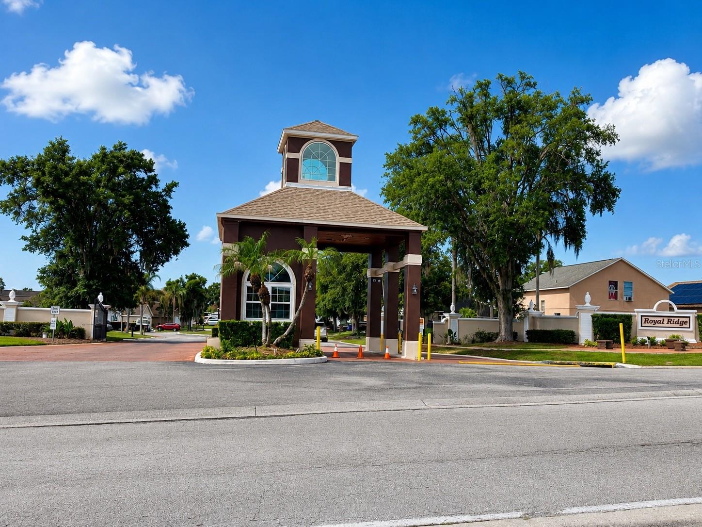 ROYAL RIDGE PH 03 - Residential