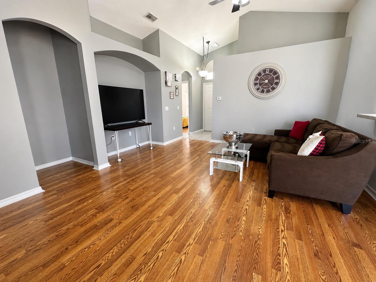 ROYAL RIDGE PH 03 - Residential