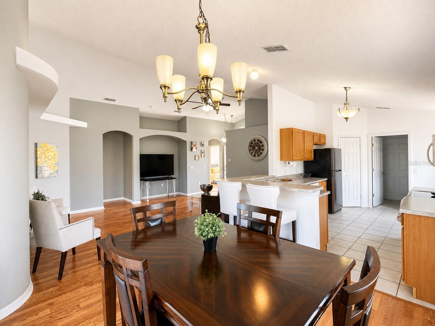 ROYAL RIDGE PH 03 - Residential