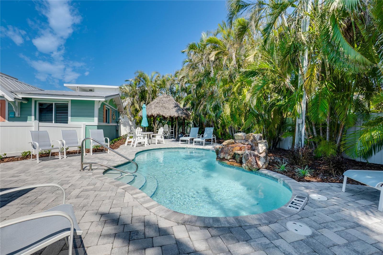 SUNSET VILLAS ON AVE E - Residential