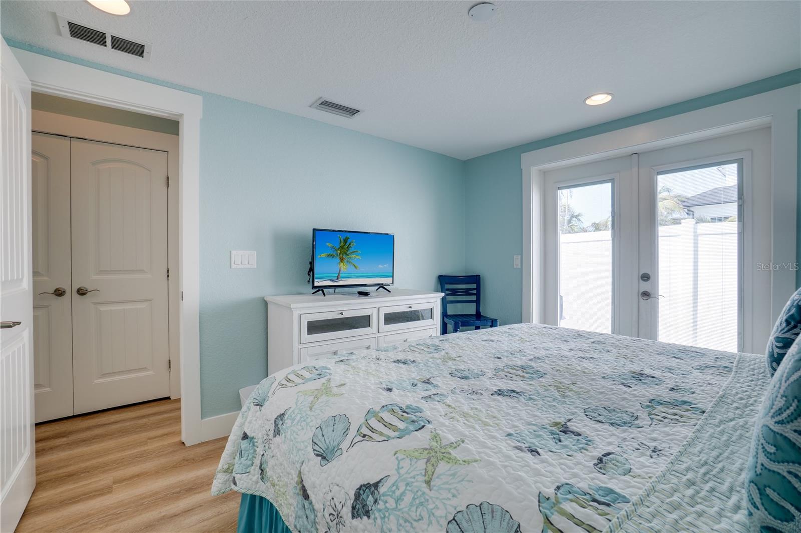 SUNSET VILLAS ON AVE E - Residential