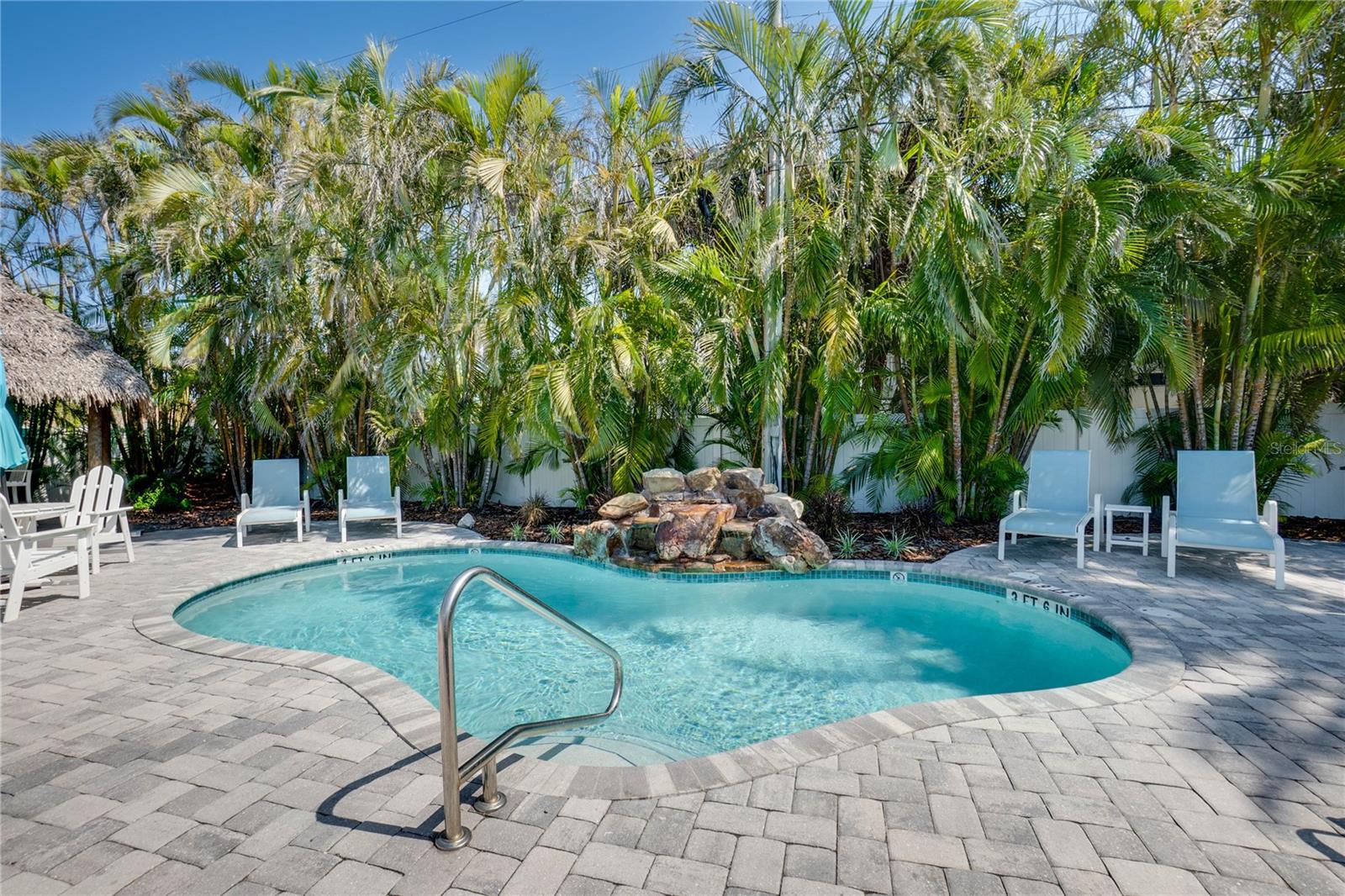 SUNSET VILLAS ON AVE E - Residential