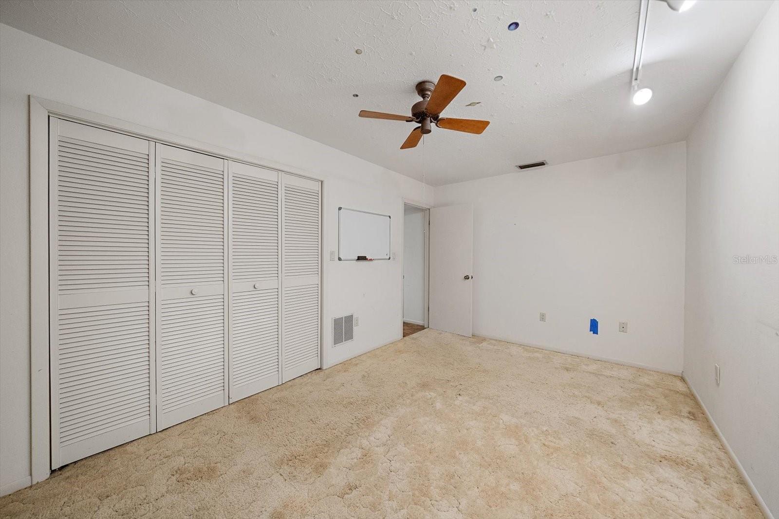 SHADOW OAKS - Residential