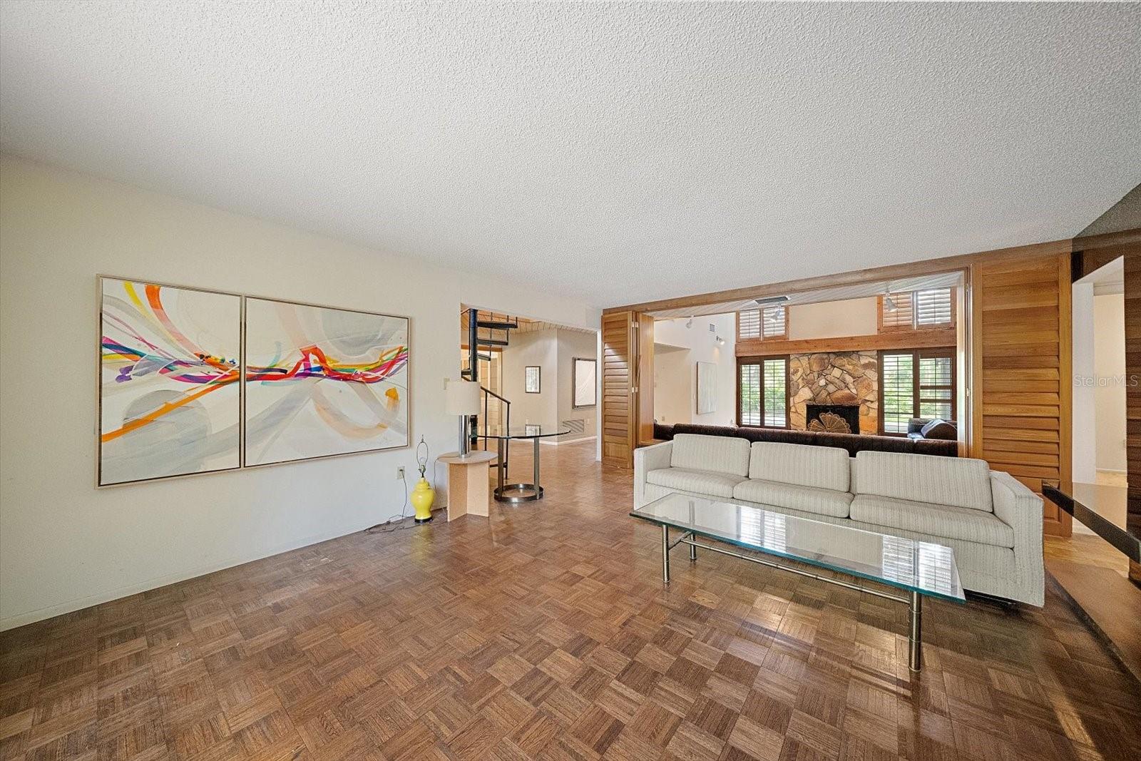 SHADOW OAKS - Residential