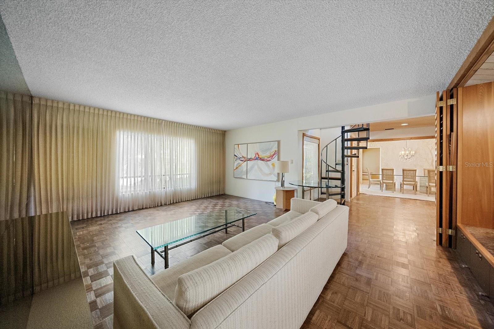 SHADOW OAKS - Residential