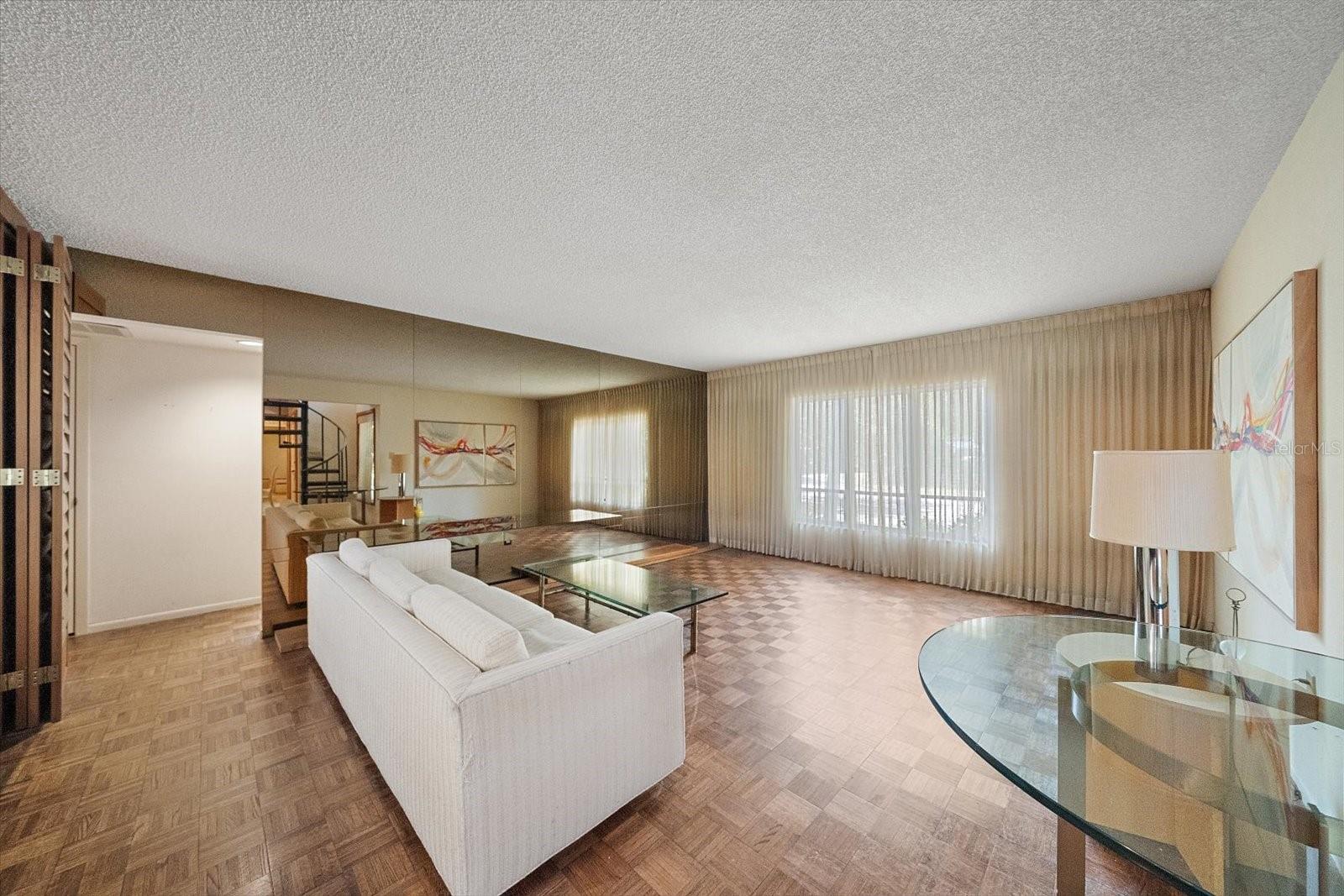 SHADOW OAKS - Residential