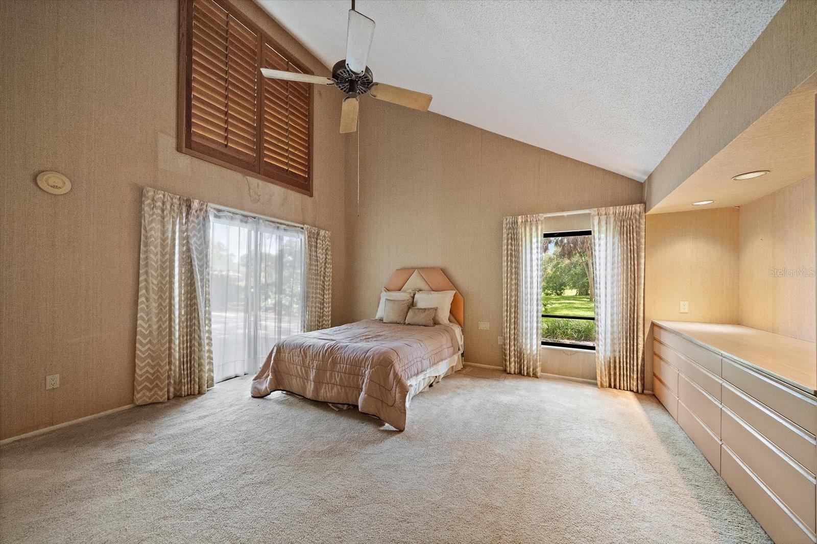 SHADOW OAKS - Residential
