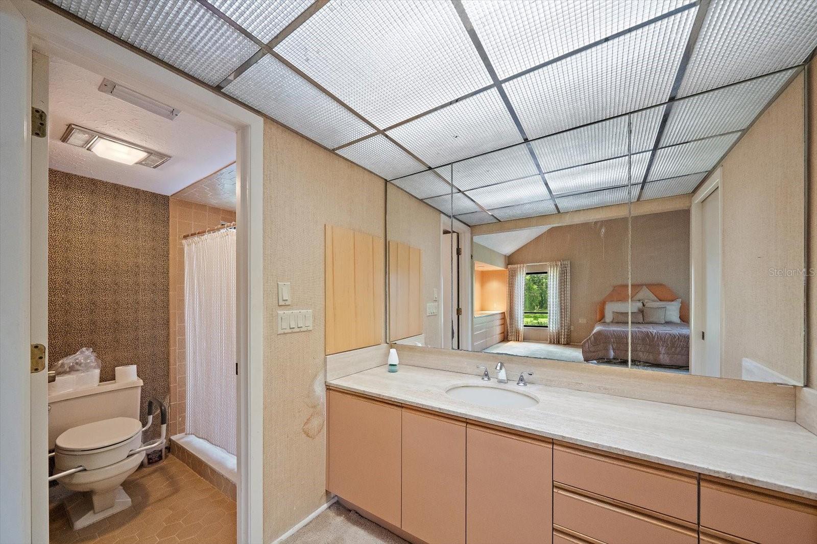 SHADOW OAKS - Residential