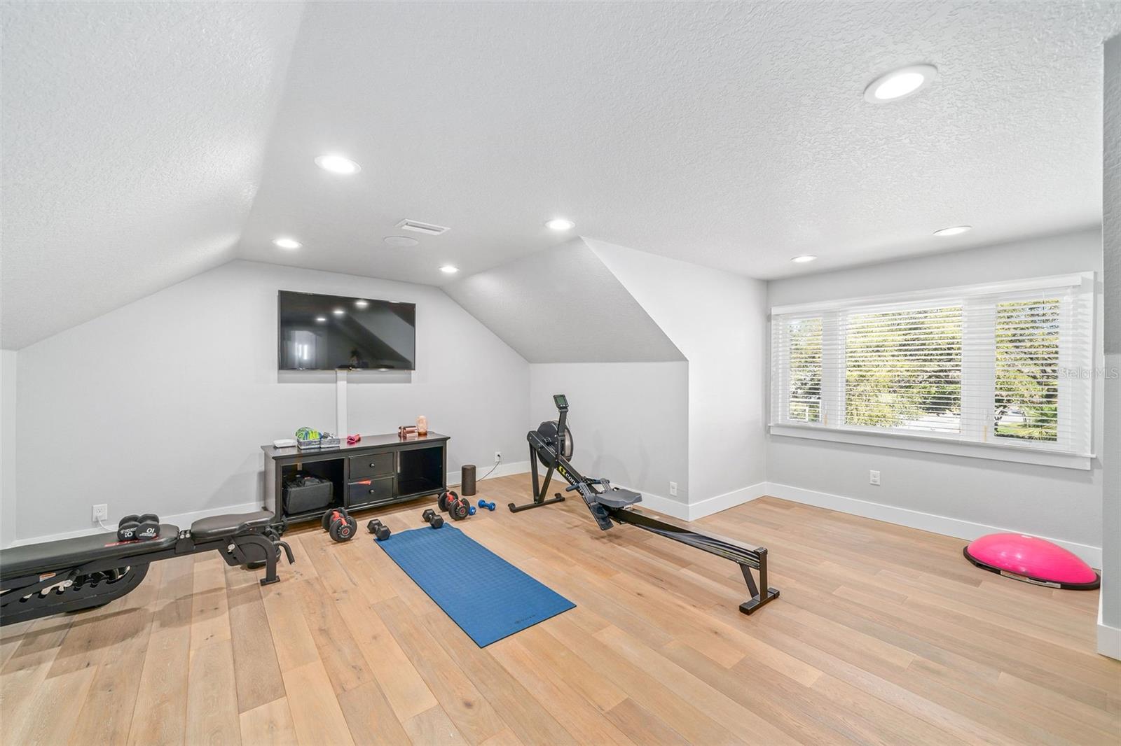 ARDSLEY MANOR SUB - Residential