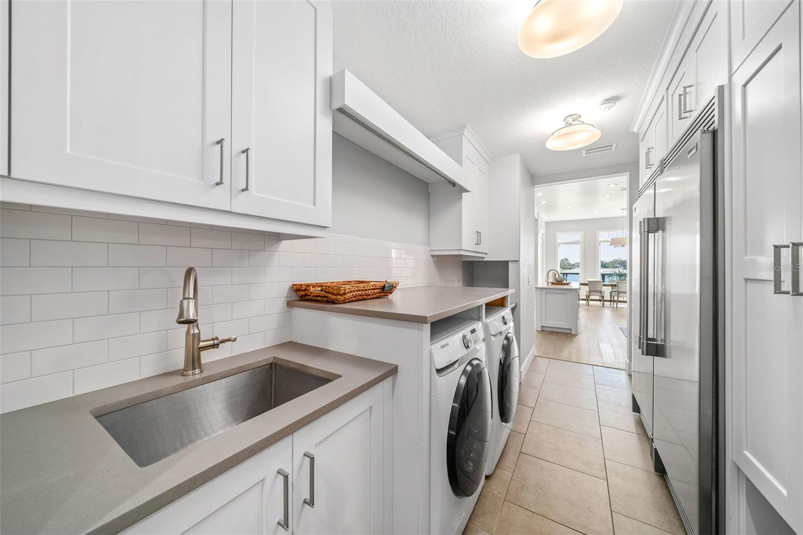 ARDSLEY MANOR SUB - Residential