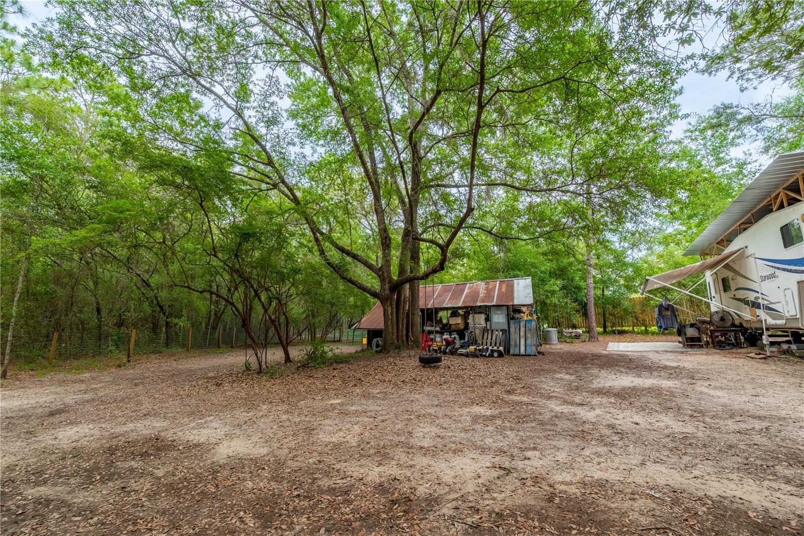 WILLISTON HLNDS - Land