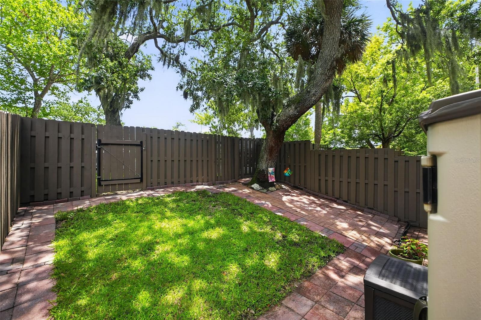 2768 - THE TRAILS - RACQUET CLUB VILLAS - Residential