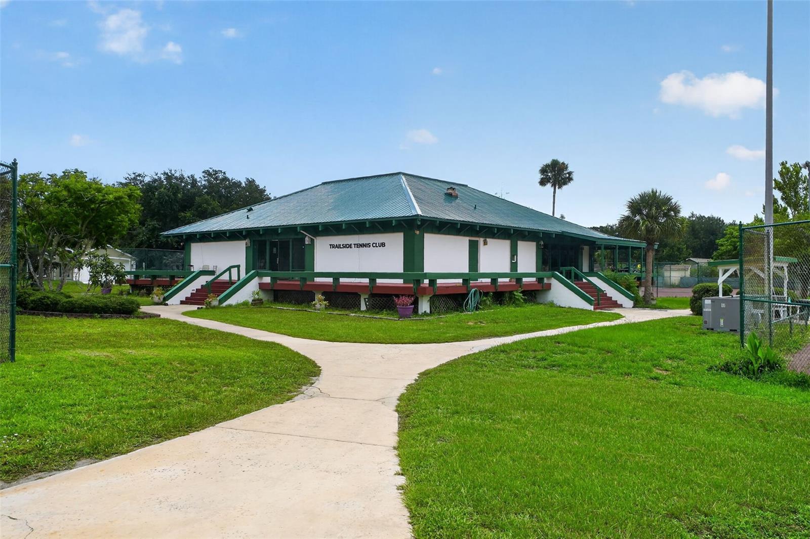 2768 - THE TRAILS - RACQUET CLUB VILLAS - Residential