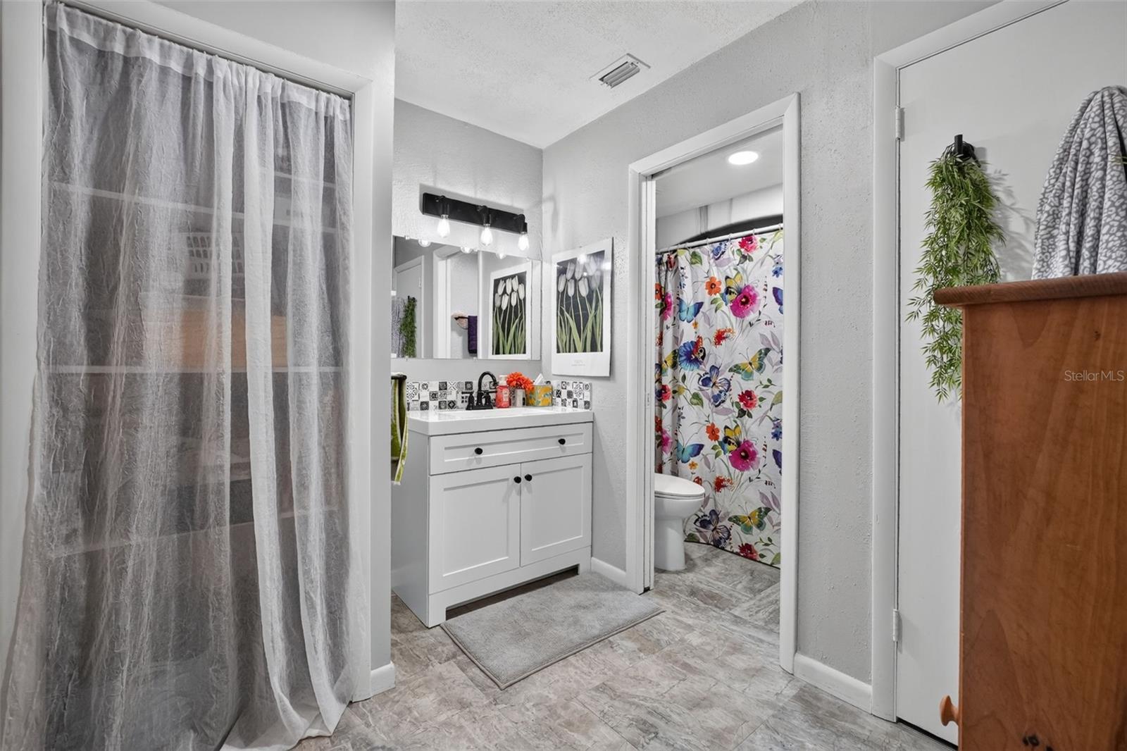 2768 - THE TRAILS - RACQUET CLUB VILLAS - Residential