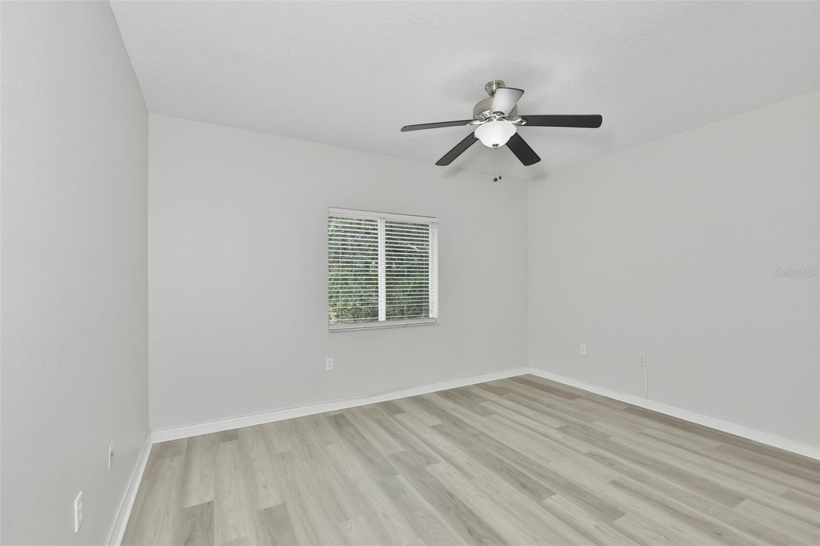 VILLAGES OF BLOOMINGDALE CONDO - Residential Lease