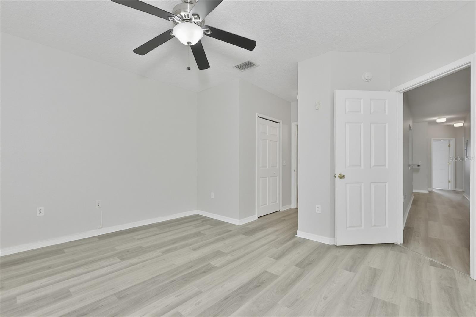 VILLAGES OF BLOOMINGDALE CONDO - Residential Lease