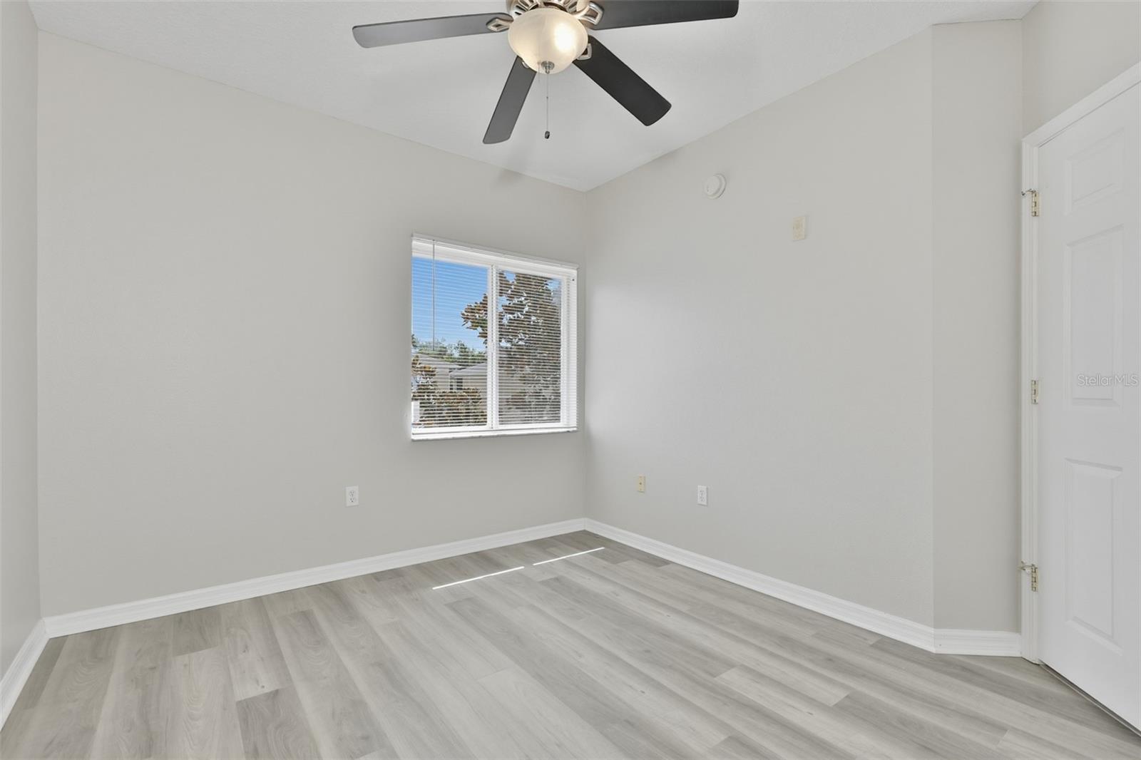 VILLAGES OF BLOOMINGDALE CONDO - Residential Lease