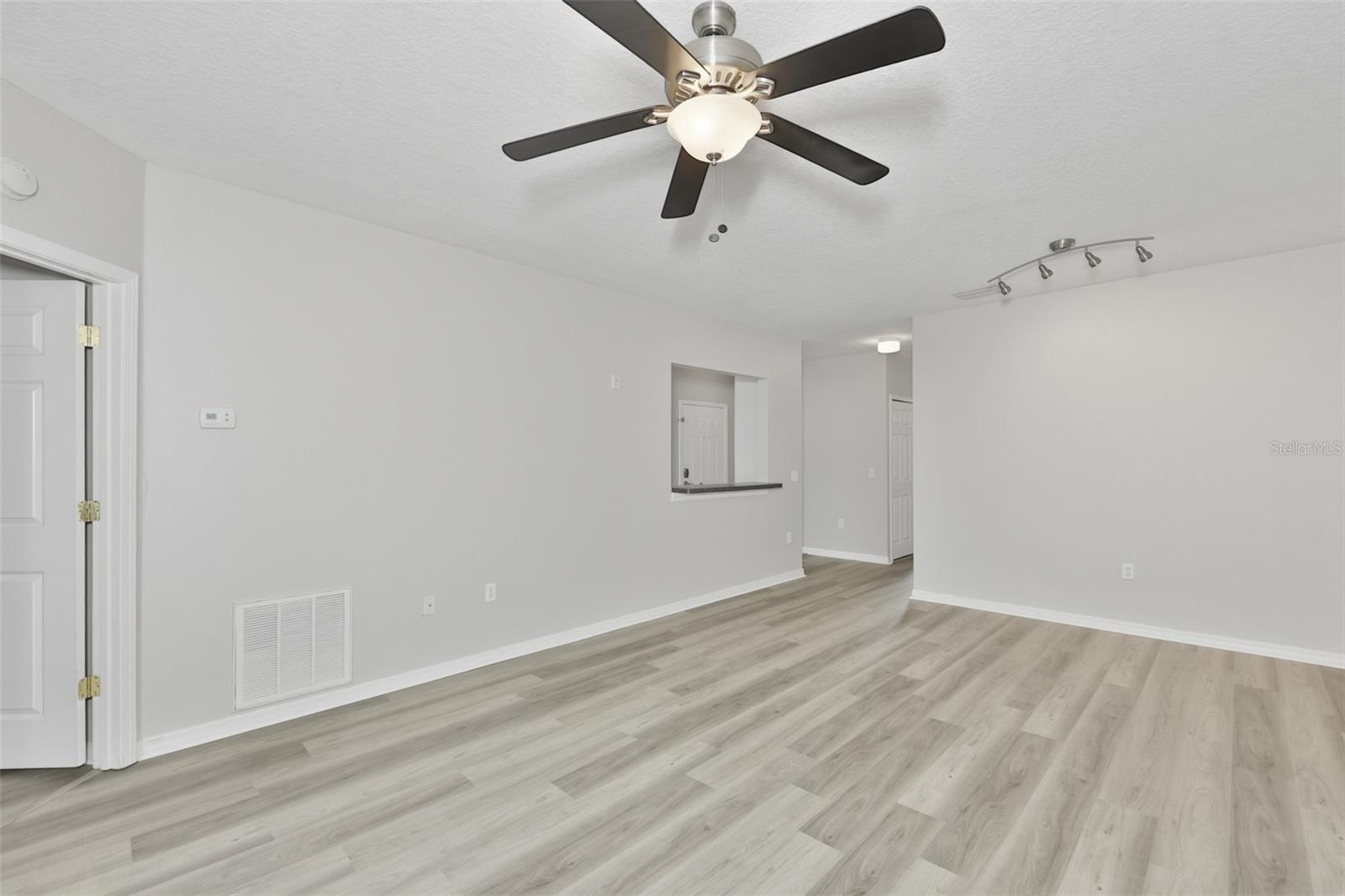 VILLAGES OF BLOOMINGDALE CONDO - Residential Lease