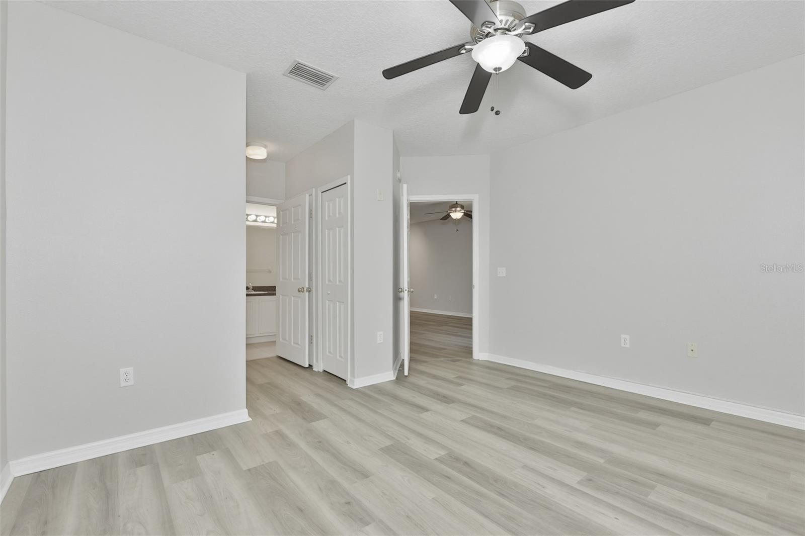 VILLAGES OF BLOOMINGDALE CONDO - Residential Lease