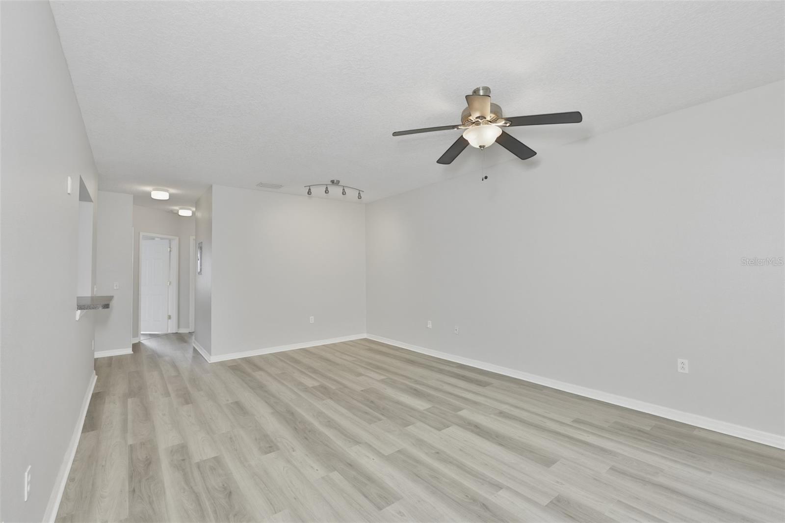 VILLAGES OF BLOOMINGDALE CONDO - Residential Lease