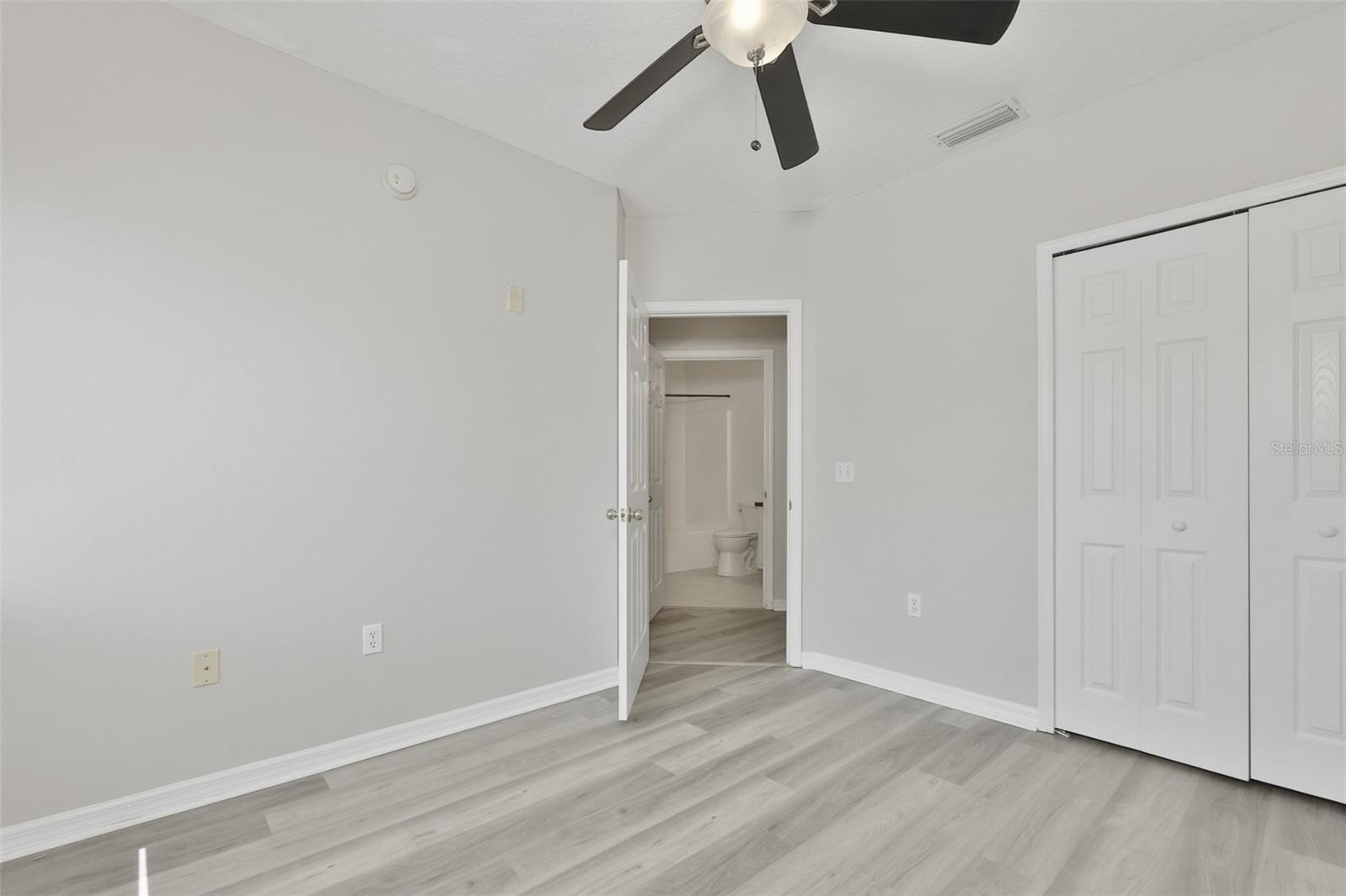 VILLAGES OF BLOOMINGDALE CONDO - Residential Lease