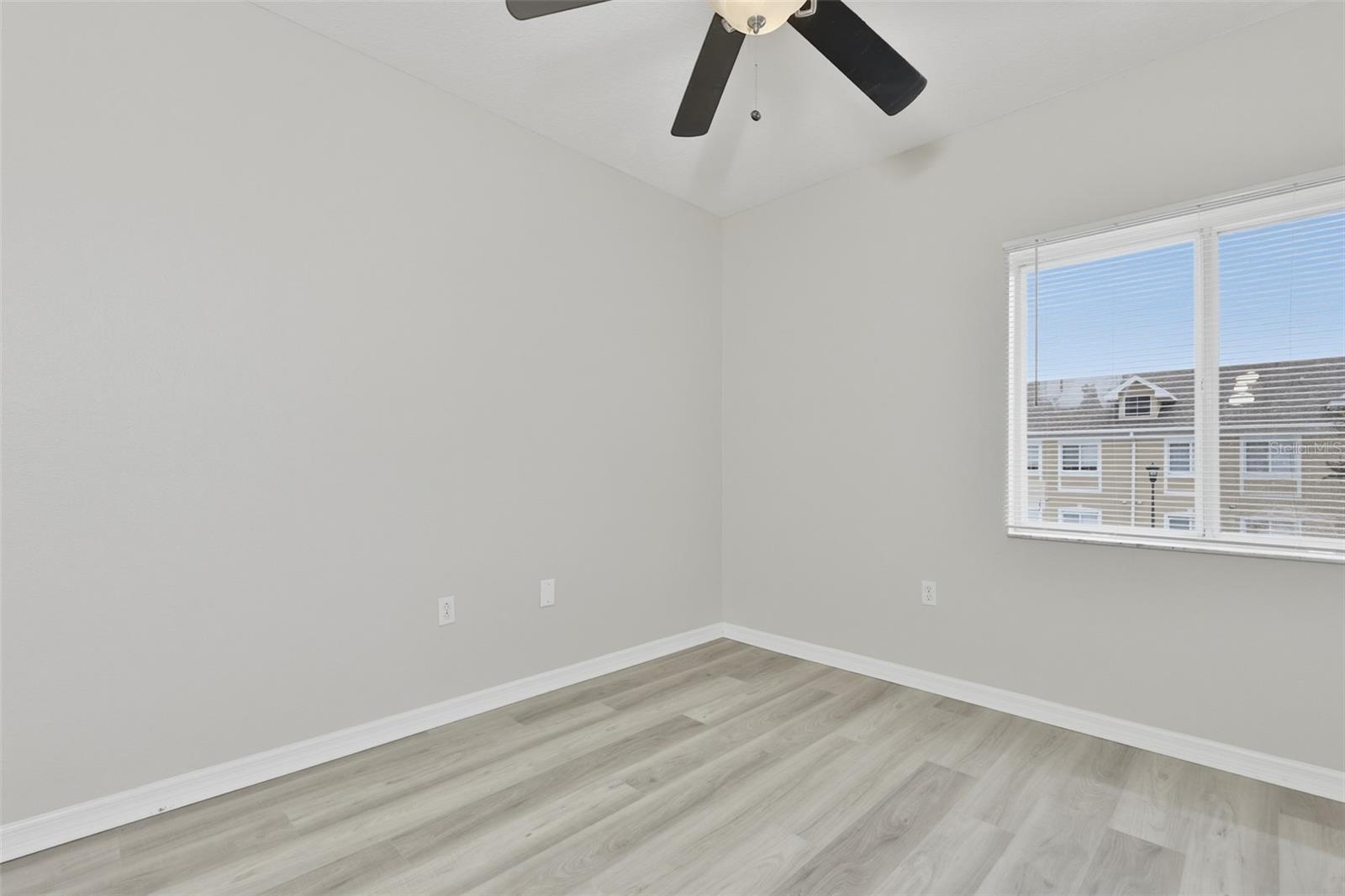 VILLAGES OF BLOOMINGDALE CONDO - Residential Lease