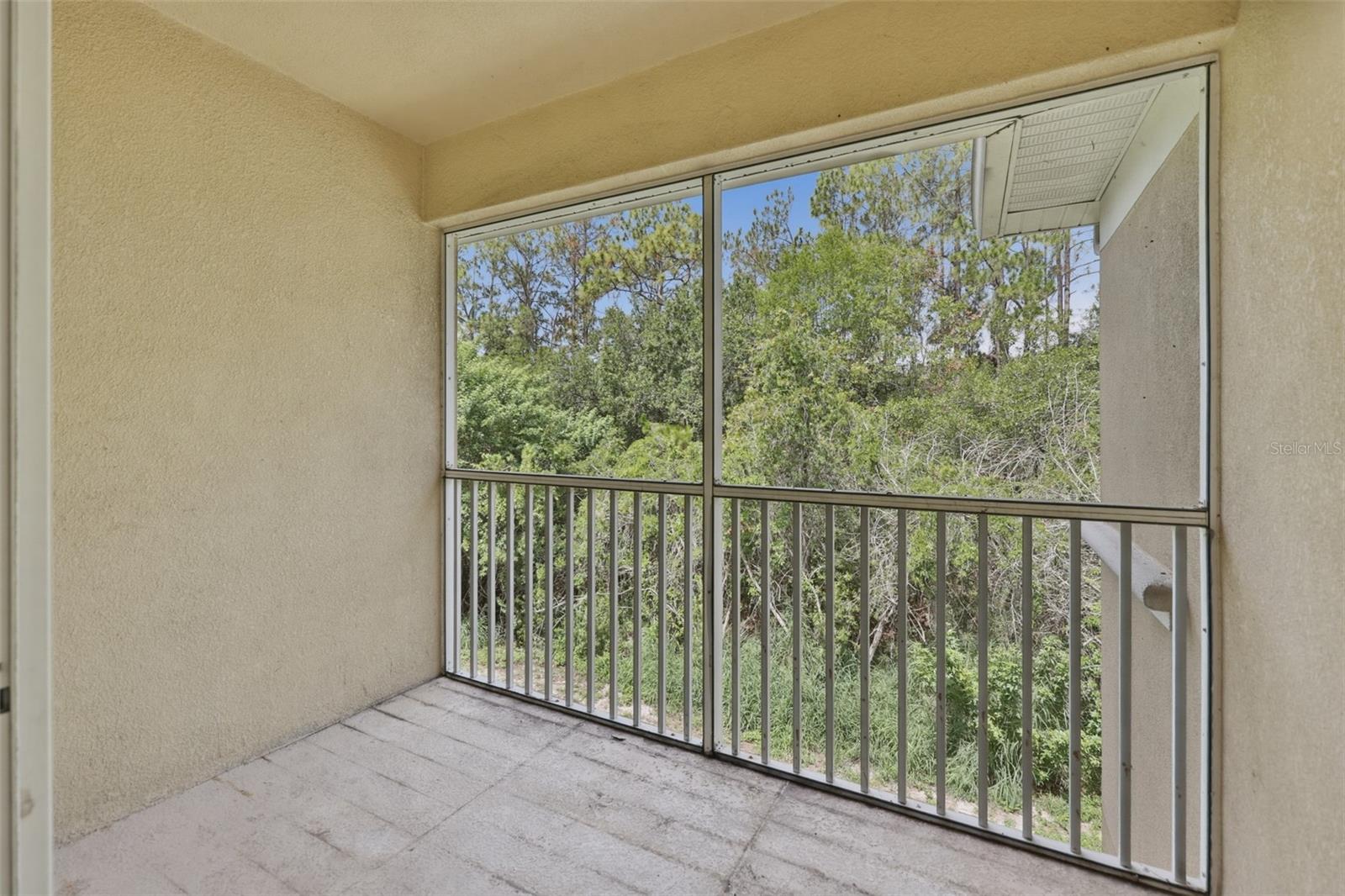 VILLAGES OF BLOOMINGDALE CONDO - Residential Lease