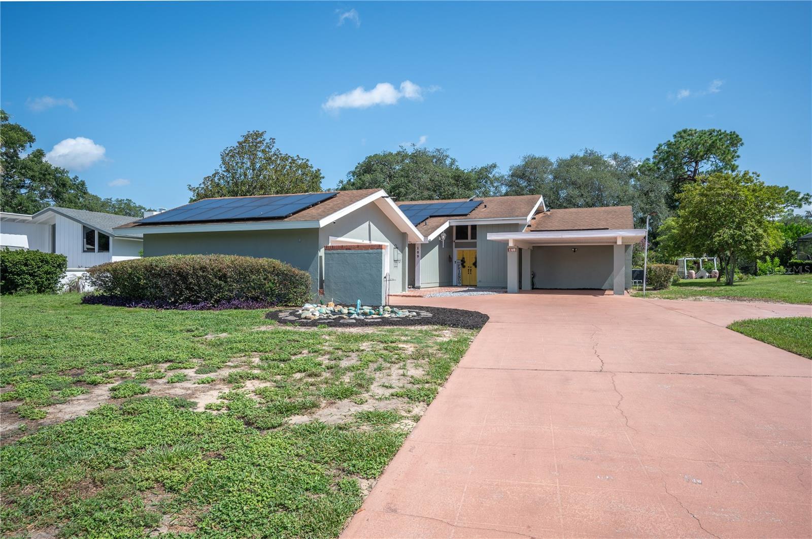 ARROWHEAD LAKE - Residential