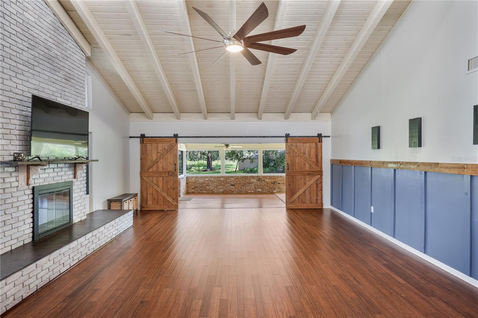 ARROWHEAD LAKE - Residential