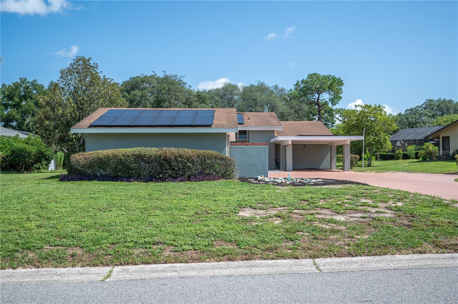 ARROWHEAD LAKE - Residential