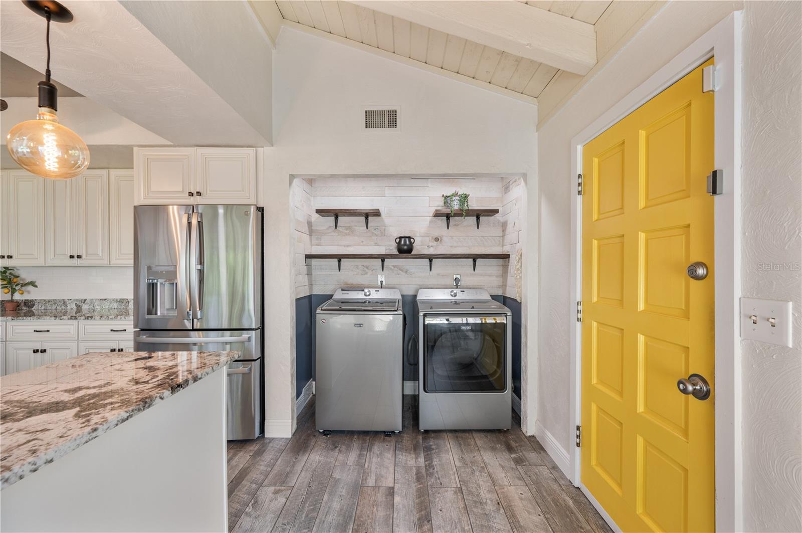 ARROWHEAD LAKE - Residential