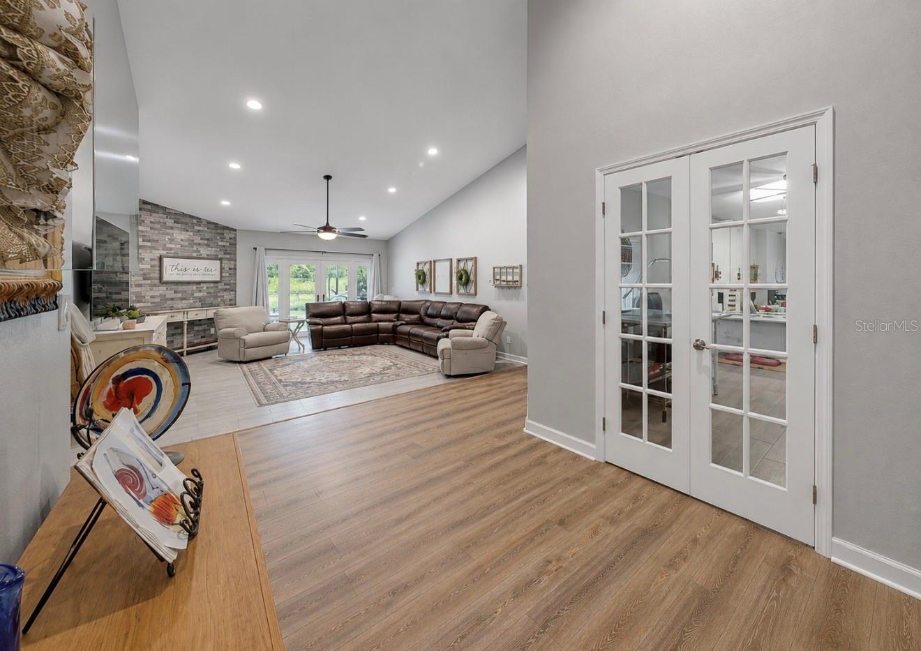 MASON OAKS - Residential