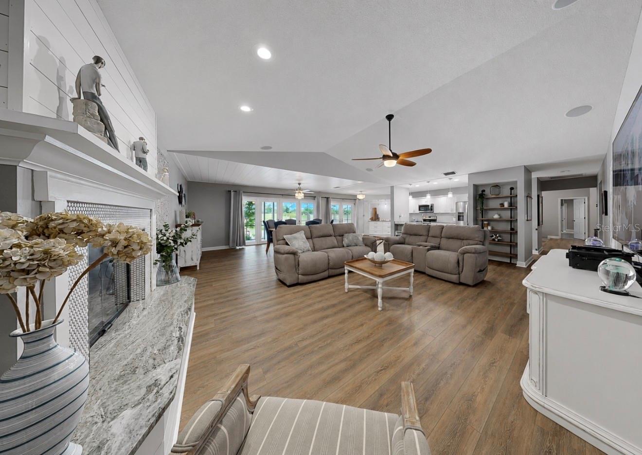 MASON OAKS - Residential