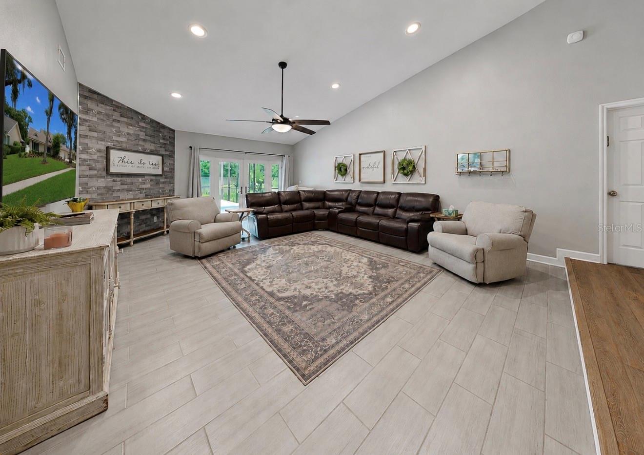 MASON OAKS - Residential