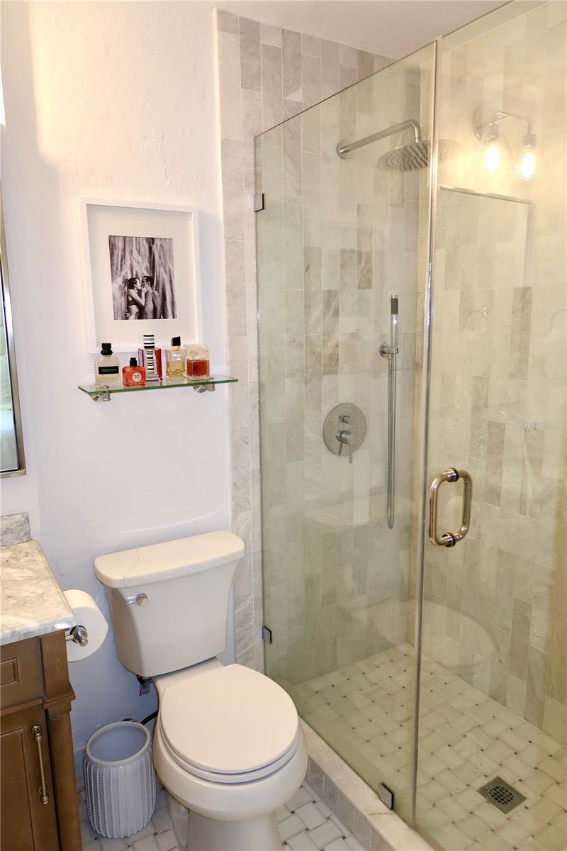 SUN PLAZA ISLES - Residential Lease