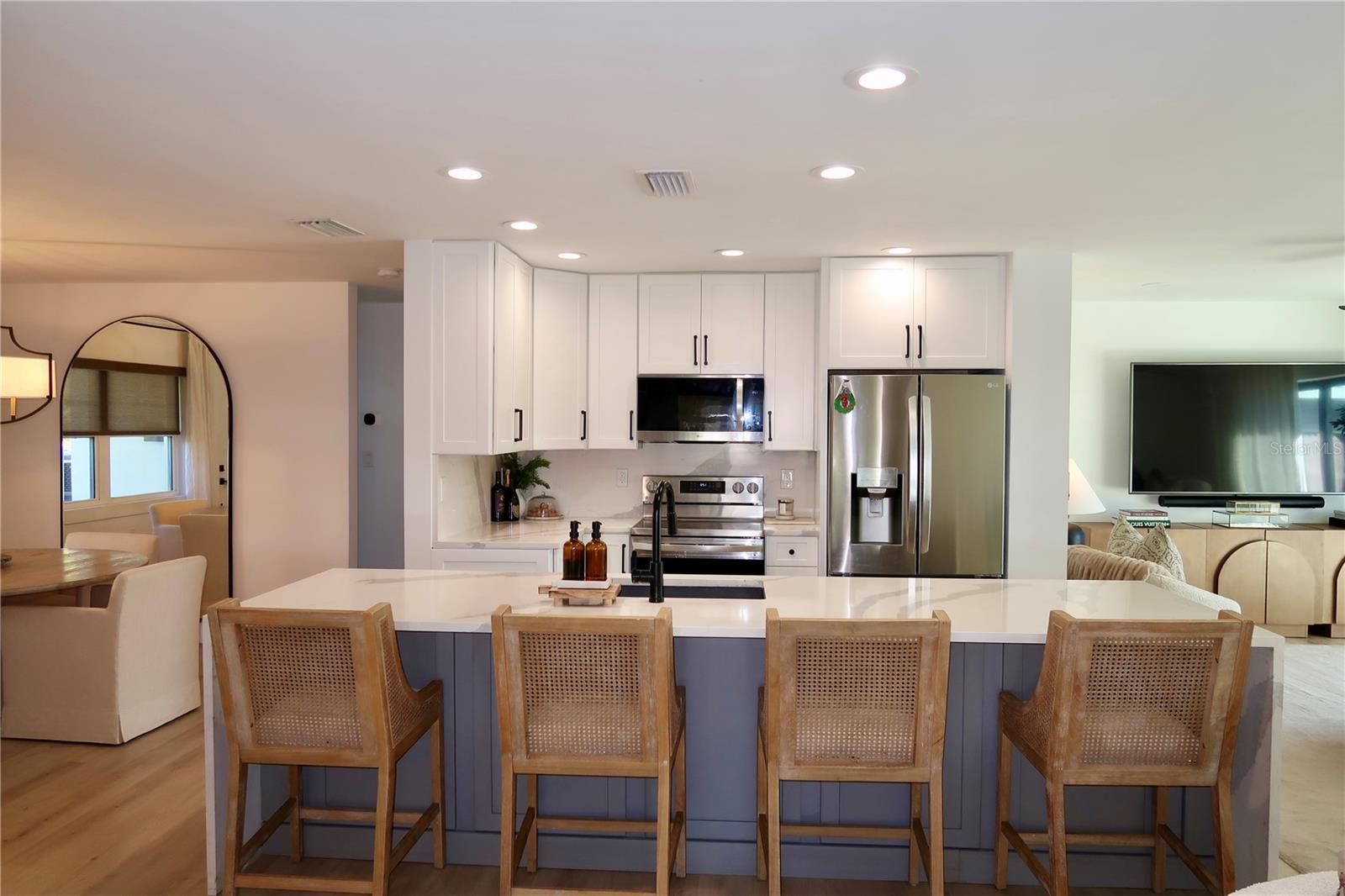 SUN PLAZA ISLES - Residential Lease