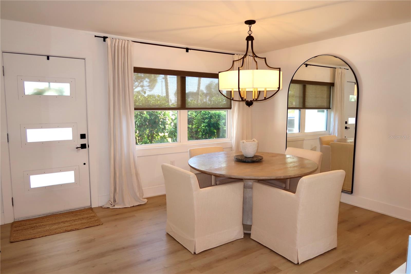 SUN PLAZA ISLES - Residential Lease