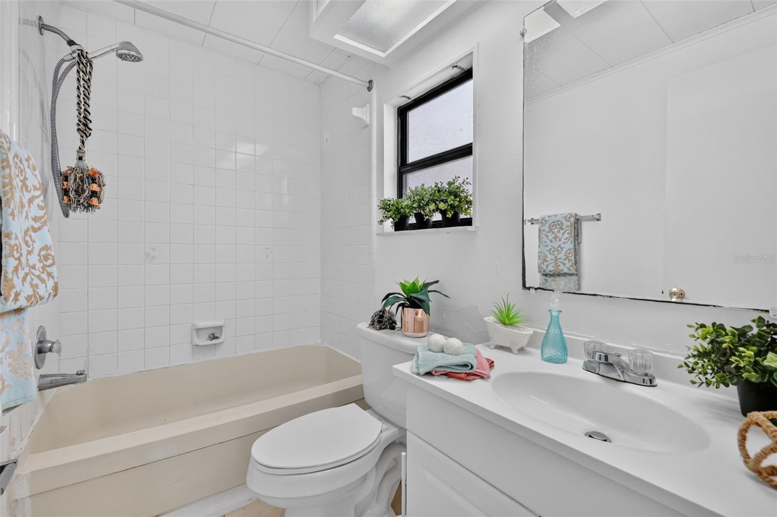 TOWNHOMES WINTER GARDEN - Residential