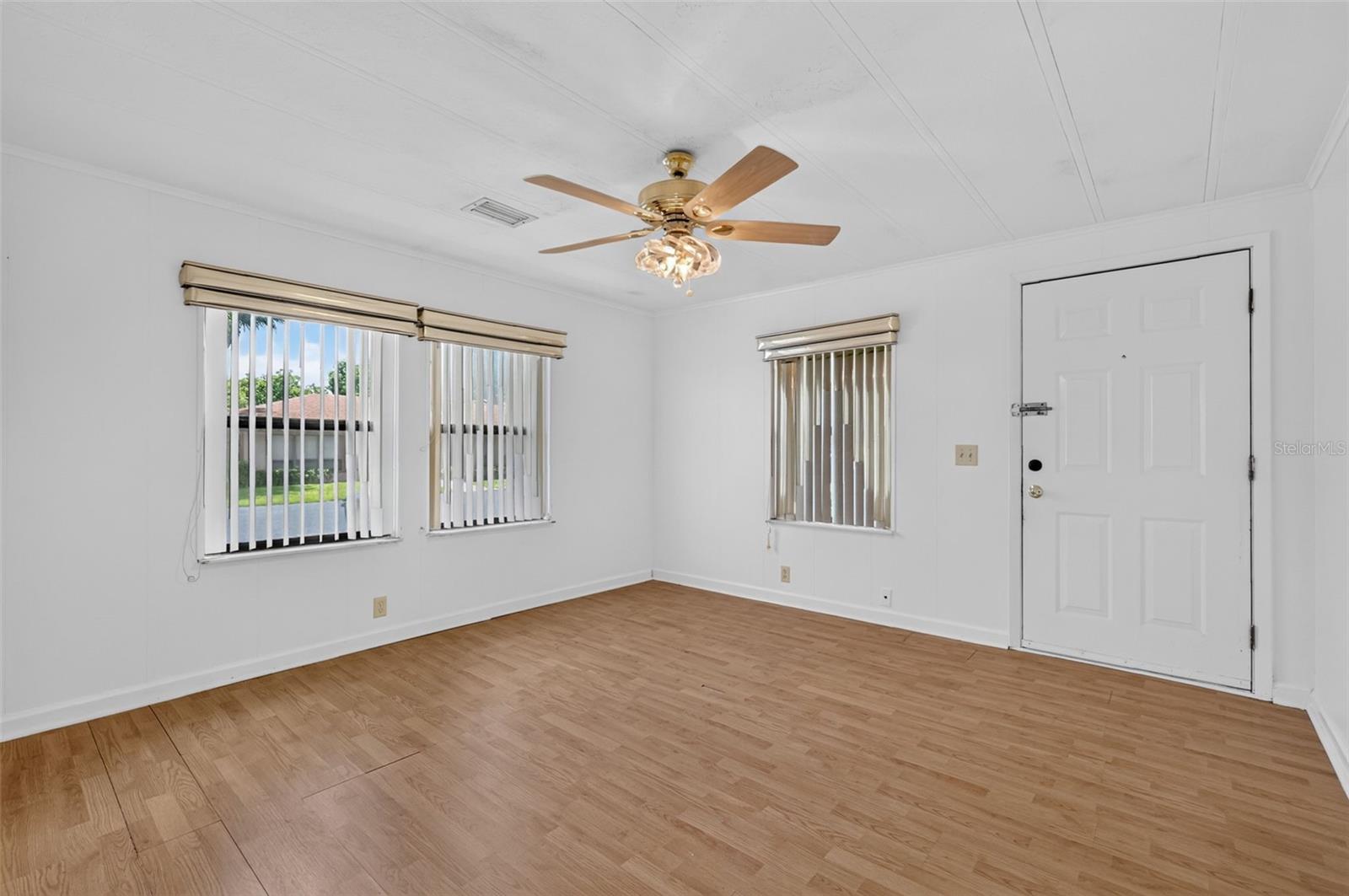 TOWNHOMES WINTER GARDEN - Residential