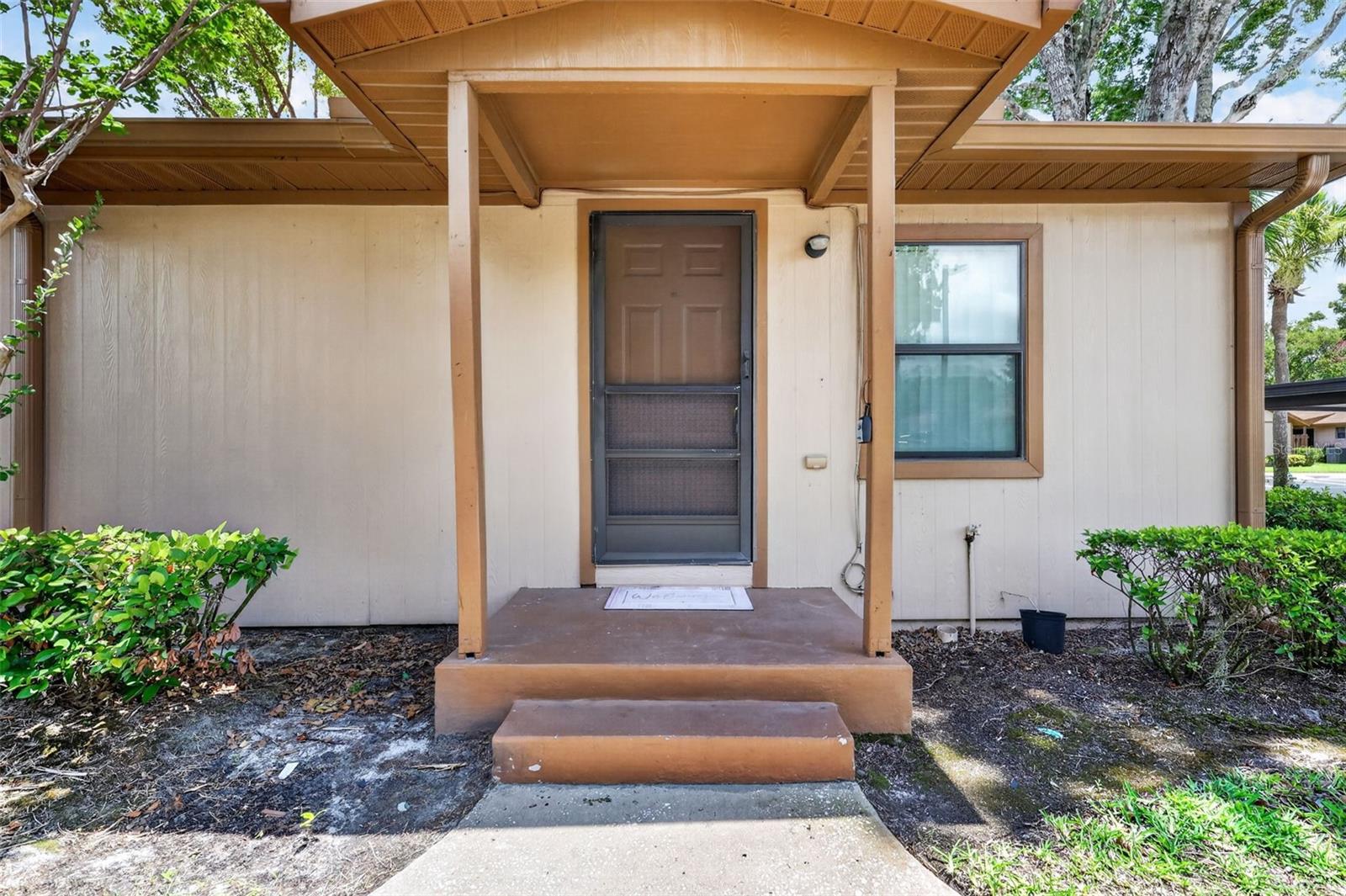 TOWNHOMES WINTER GARDEN - Residential