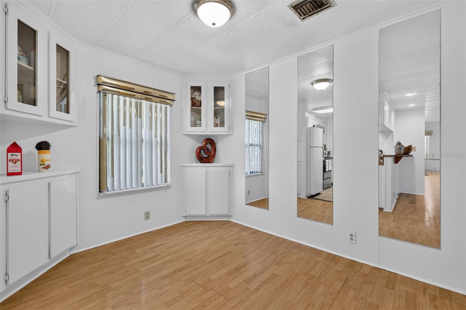 TOWNHOMES WINTER GARDEN - Residential