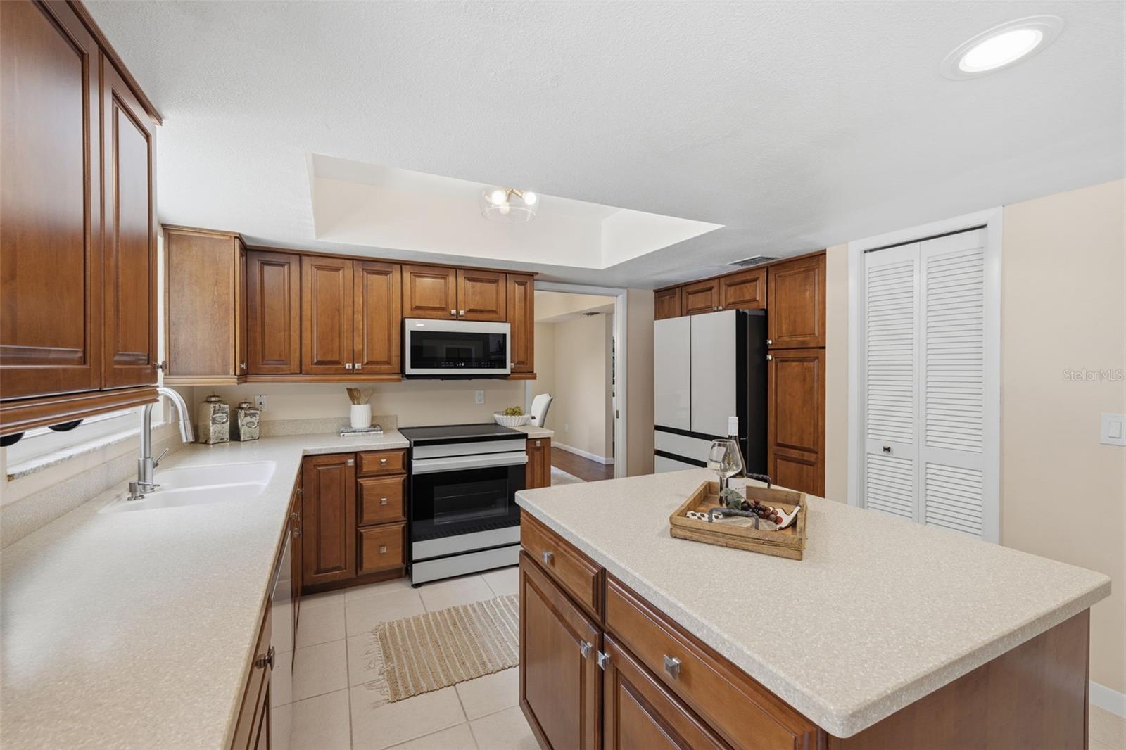 FRANCES ARBOR VILLAS - Residential